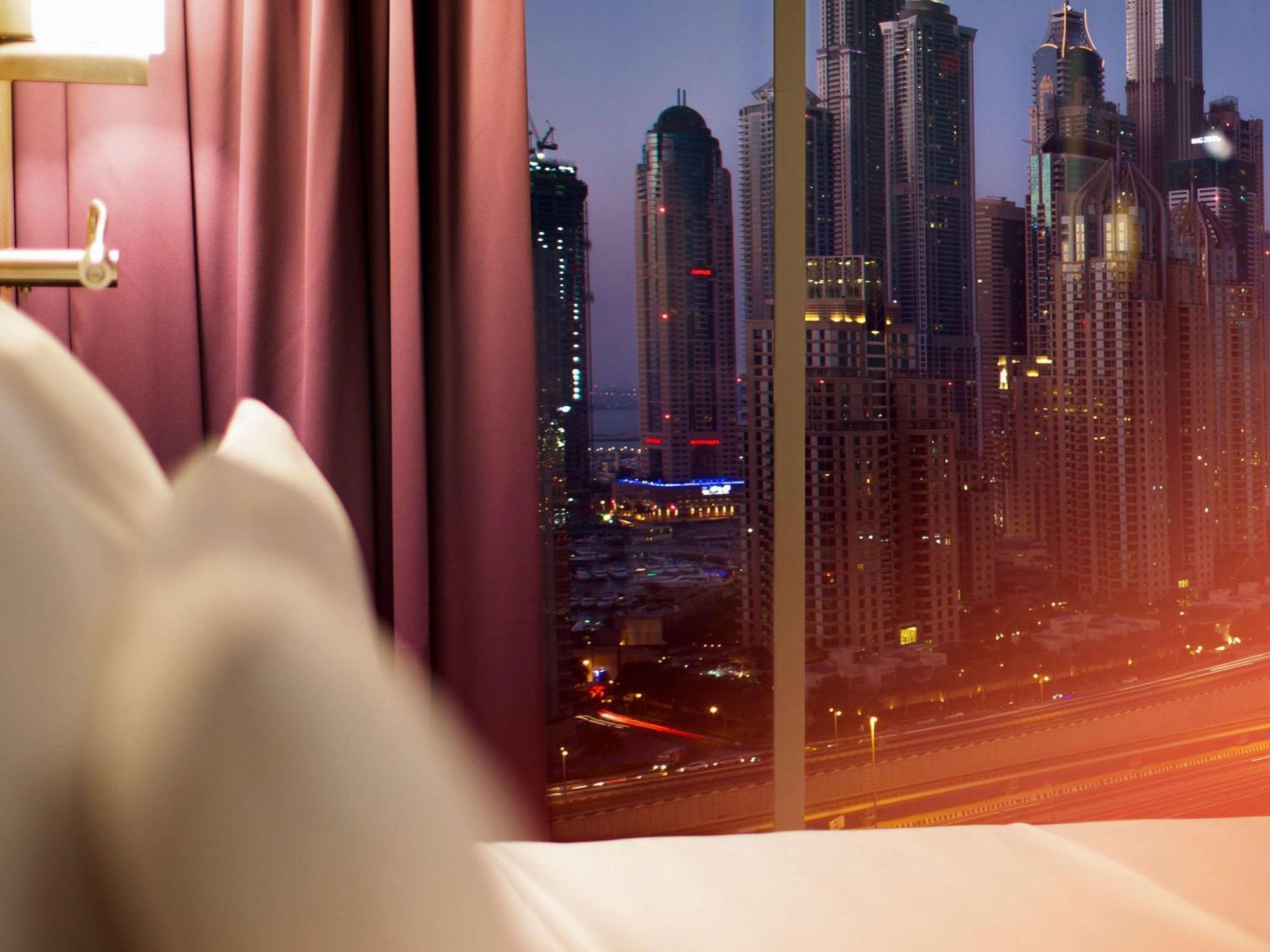 Pullman Dubai Jumeirah Lakes Towers Ngoại thất bức ảnh View from a room